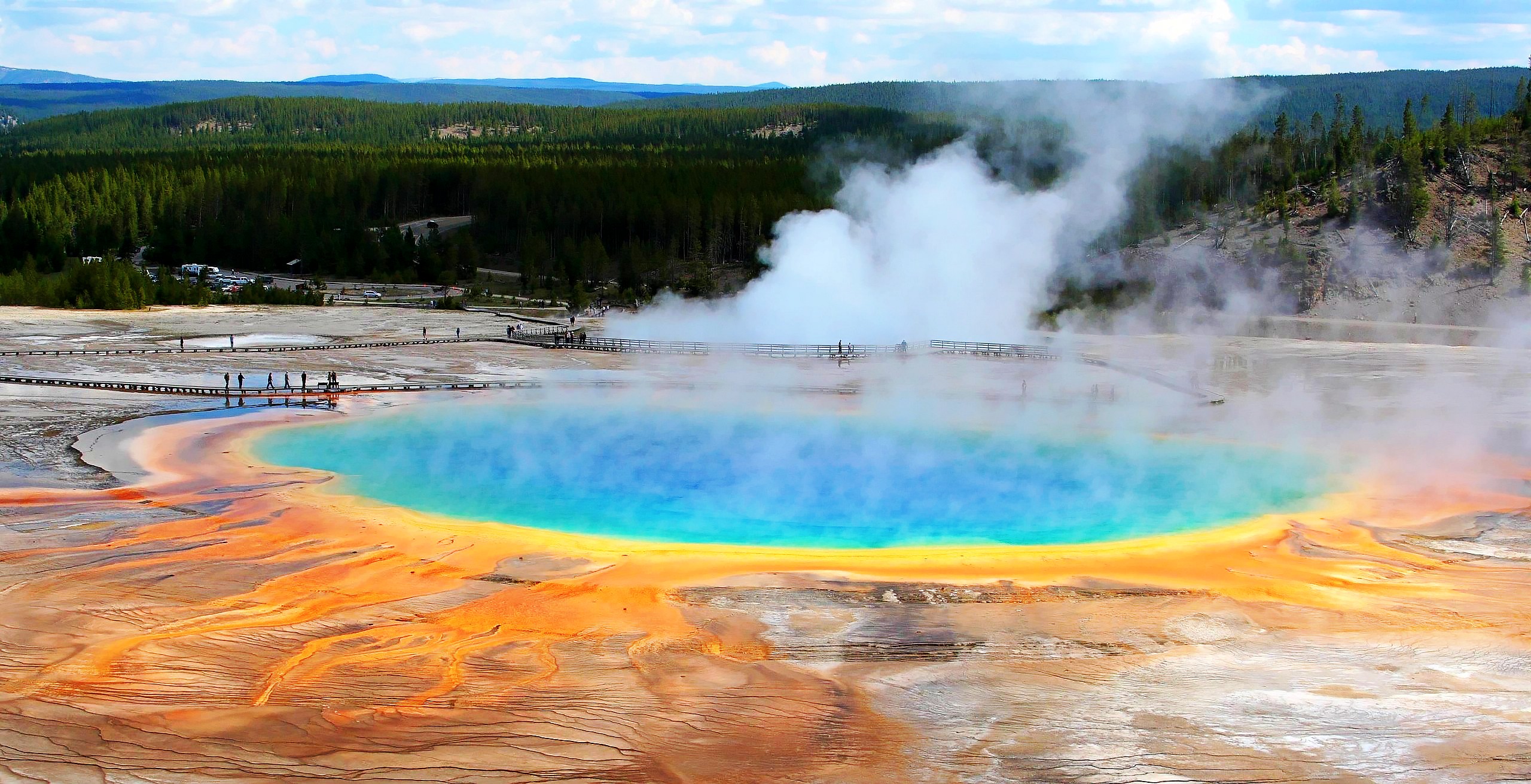 the-natural-beauty-of-the-yellowstone-national-park