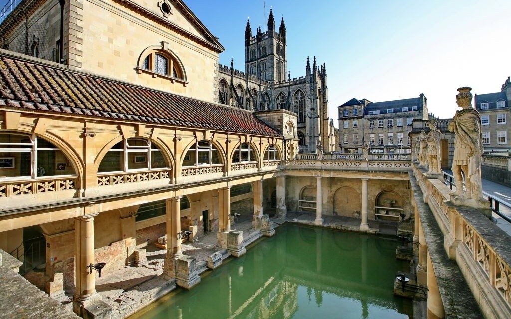 The-Roman-Baths-of-Bath-in-Somerset-England-©-Andrew-Emptage-Dreamstime-20775332-e1428004613756