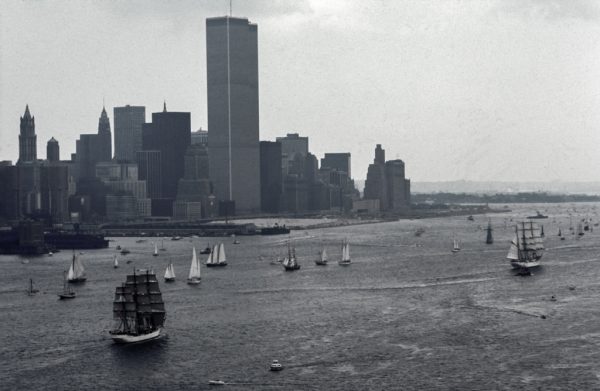 Life Photographed: Amazing Powerful Images From The 20th Century