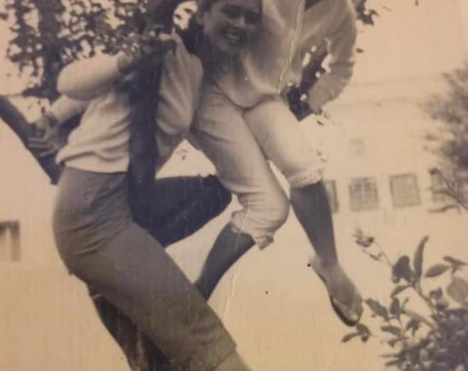 5 Things Hidden in a 1950s Italian Family Photo