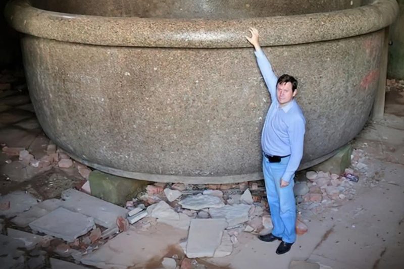 Alexander I’s Giant Granite Bathtub in Tsarskoye Selo