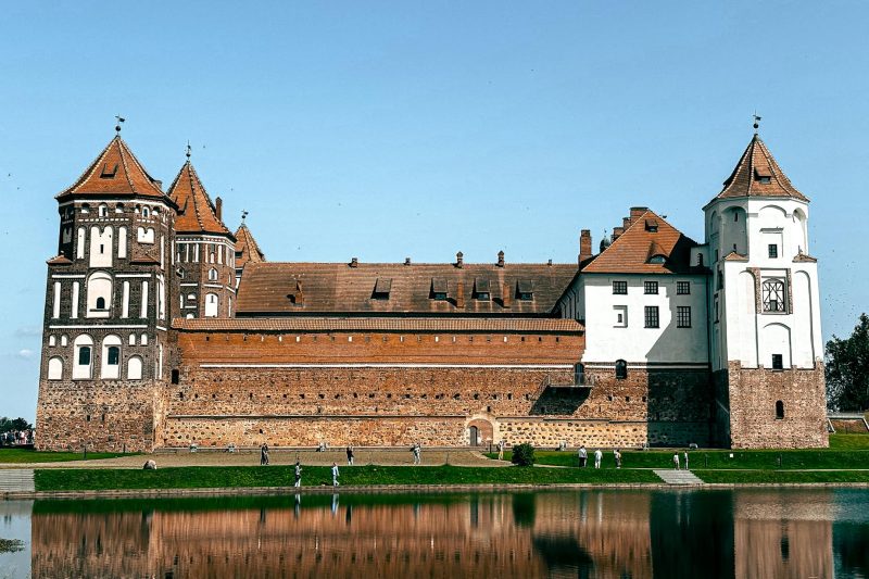 What If Europe Had Banned Lead Makeup Early?