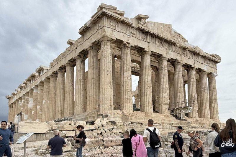 What If the Parthenon Had Never Been Damaged?