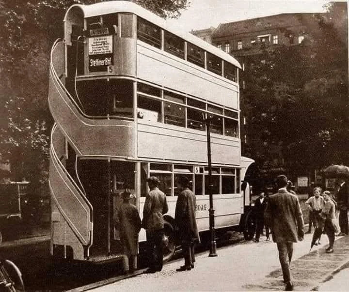 Why Berlin Tried Three‑Decker Buses in the 1920s