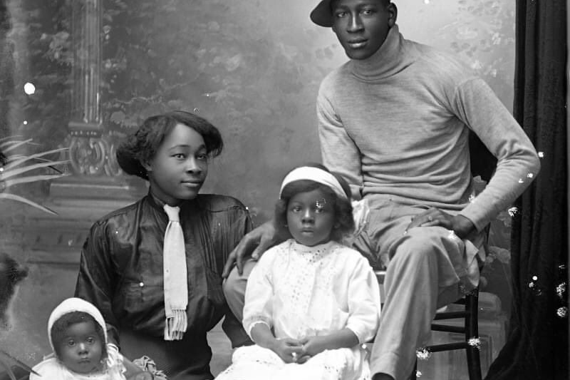 What If That 1913 Family Skipped the Studio Photo?